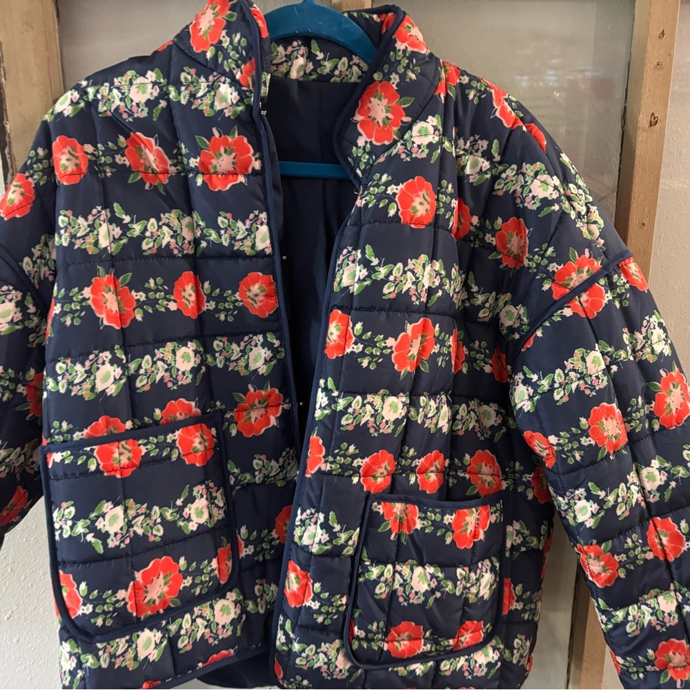 Floral Puffer Jacket- lightweight& fun for spring/summer nights🥰it has pockets!
